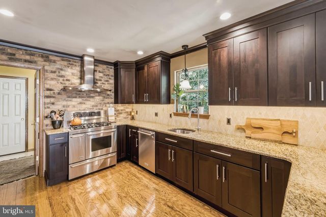28 SUSIES HOLLOW, Sewell, NJ 08080