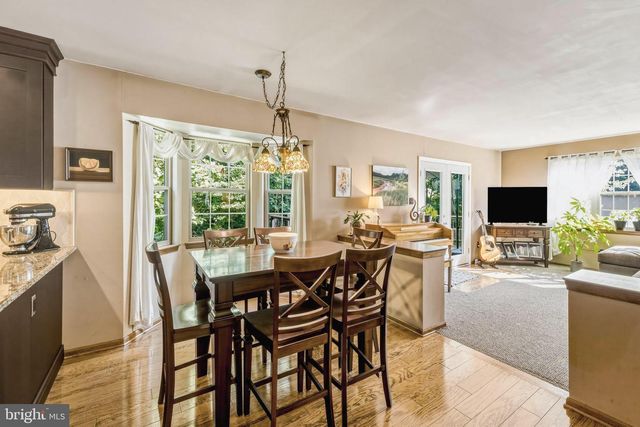 28 SUSIES HOLLOW, Sewell, NJ 08080