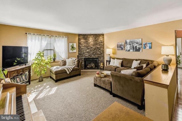 28 SUSIES HOLLOW, Sewell, NJ 08080