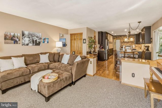 28 SUSIES HOLLOW, Sewell, NJ 08080