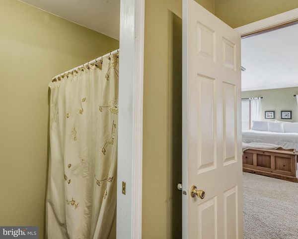 28 SUSIES HOLLOW, Sewell, NJ 08080