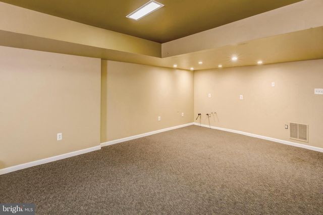 28 SUSIES HOLLOW, Sewell, NJ 08080
