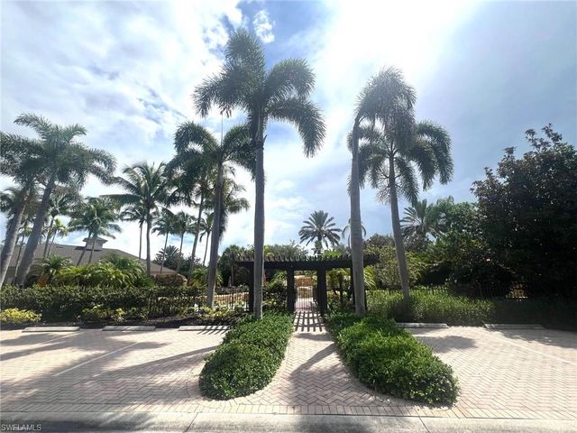 817 Regency Reserve CIR 3901, Naples, FL 34119