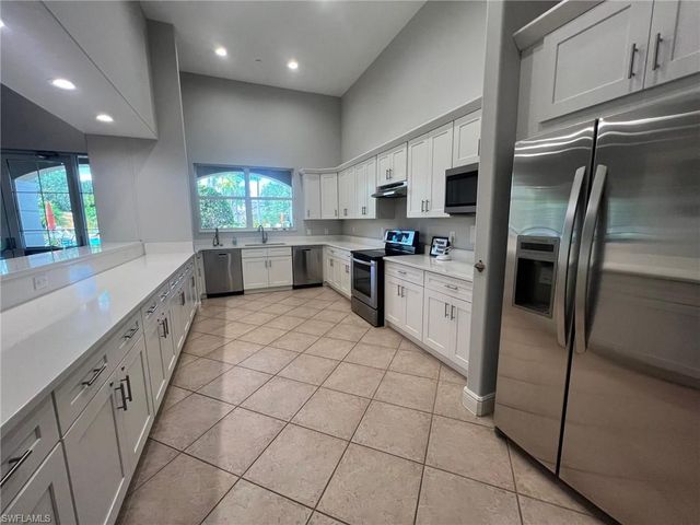 817 Regency Reserve CIR 3901, Naples, FL 34119