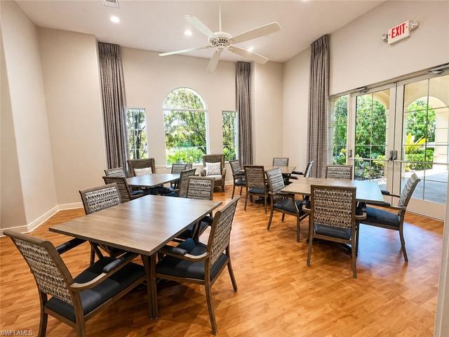 817 Regency Reserve CIR 3901, Naples, FL 34119