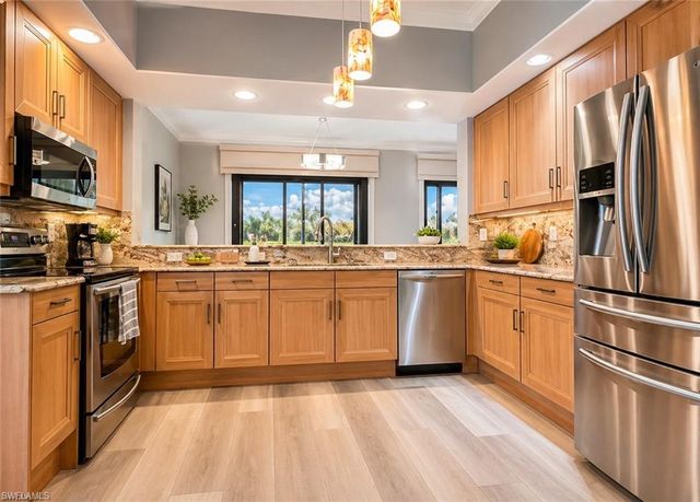 817 Regency Reserve CIR 3901, Naples, FL 34119