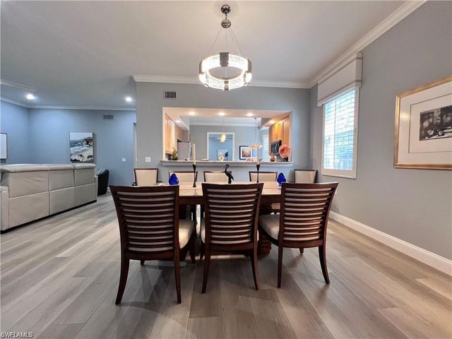 817 Regency Reserve CIR 3901, Naples, FL 34119
