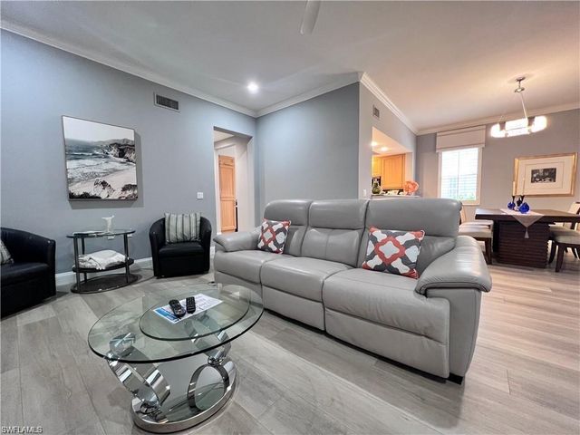 817 Regency Reserve CIR 3901, Naples, FL 34119