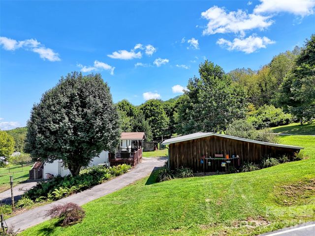 555 Acres View Drive, Waynesville, NC 28786