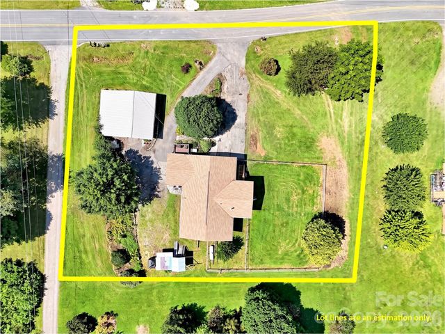 555 Acres View Drive, Waynesville, NC 28786