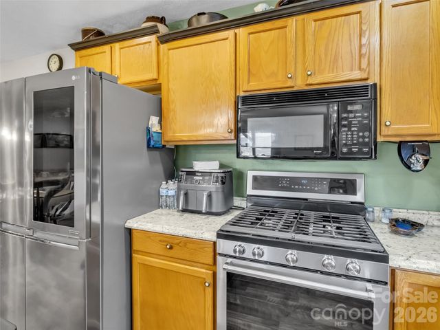 555 Acres View Drive, Waynesville, NC 28786