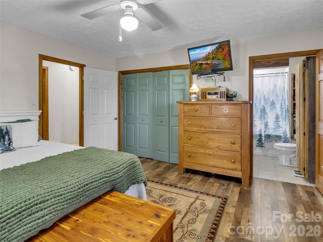 555 Acres View Drive, Waynesville, NC 28786