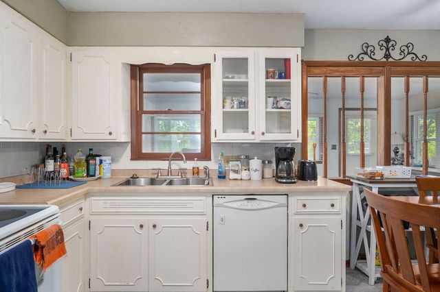 2723 N Missouri Avenue, Springfield, MO 65803