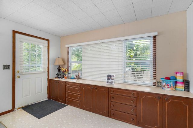 2723 N Missouri Avenue, Springfield, MO 65803