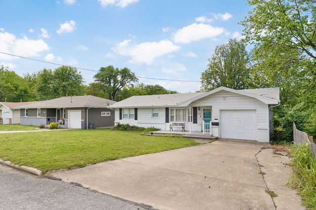 2723 N Missouri Avenue, Springfield, MO 65803