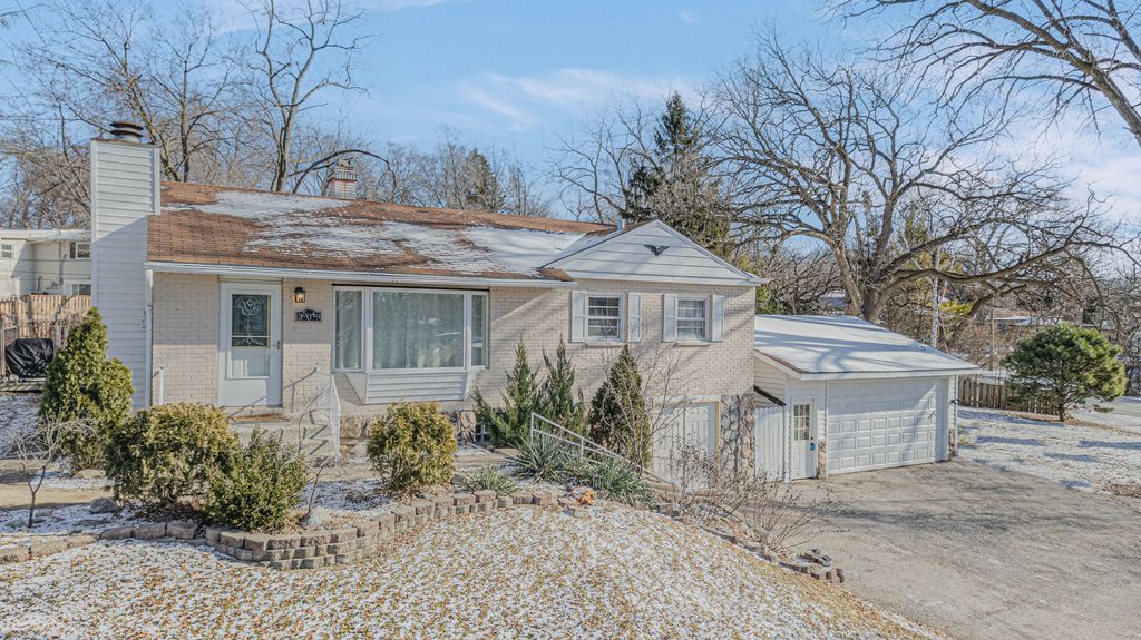 35049 N Edgewater Lane, Ingleside, IL 60041