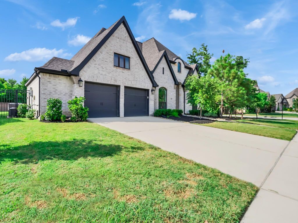 9011 Charmwood Lane, Magnolia, TX 77354