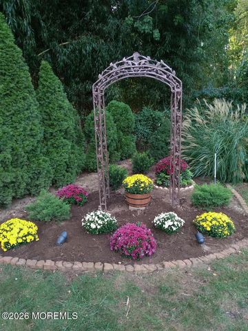 24 John Street, Morganville, NJ 07751