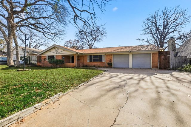 1809 Toplea Drive, Euless, TX 76040