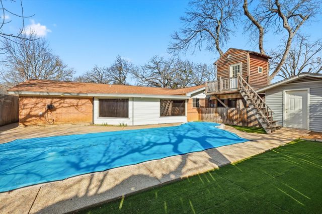 1809 Toplea Drive, Euless, TX 76040