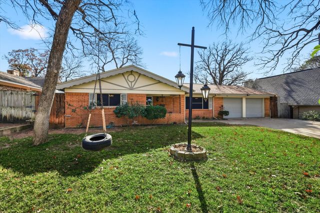 1809 Toplea Drive, Euless, TX 76040