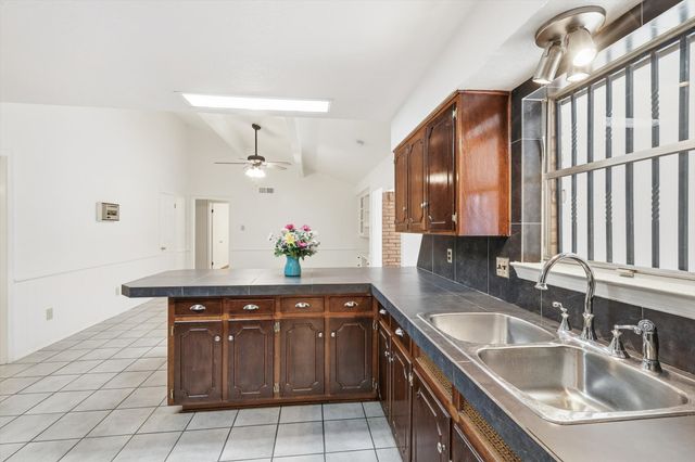 1809 Toplea Drive, Euless, TX 76040