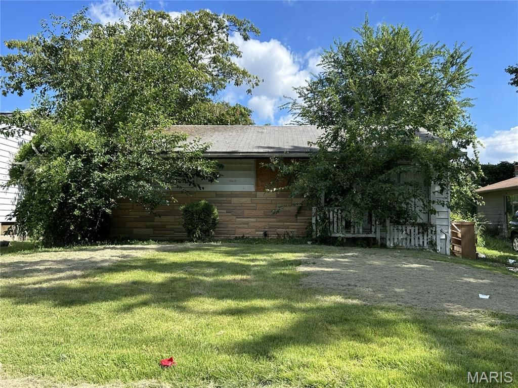 10624 Spring Garden Drive, St Louis, MO 63137