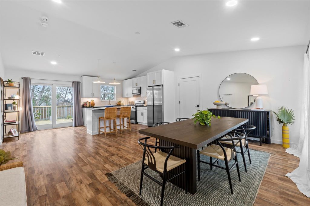 6809 Roanoke DR, Austin, TX 78723