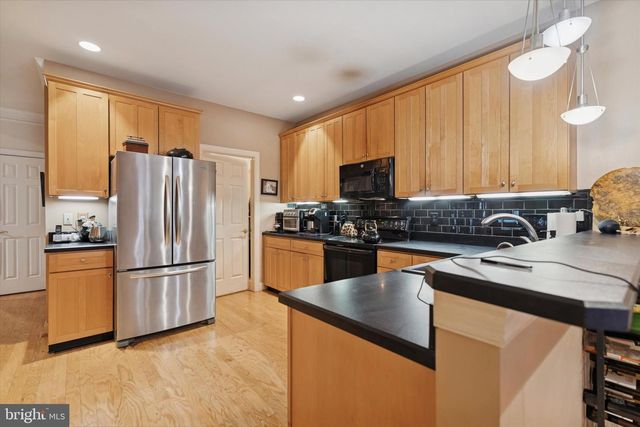 124 BIRKDALE DR, Blue Bell, PA 19422