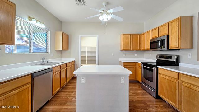 10554 W Louise Drive, Peoria, AZ 85383