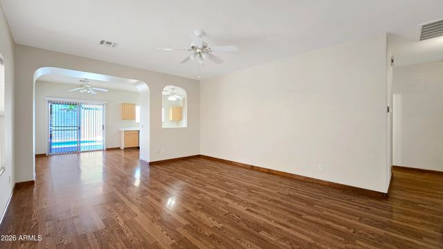 10554 W Louise Drive, Peoria, AZ 85383