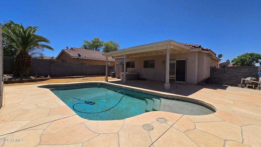 10554 W Louise Drive, Peoria, AZ 85383