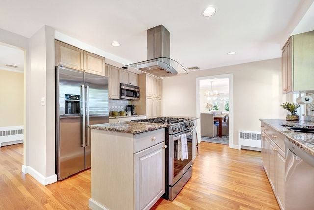 22 Nardell Rd, Newton, MA 02459