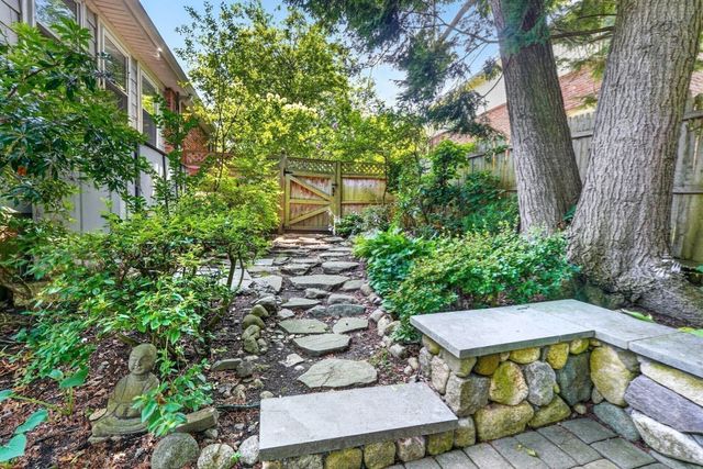 22 Nardell Rd, Newton, MA 02459