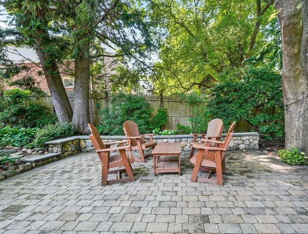 22 Nardell Rd, Newton, MA 02459