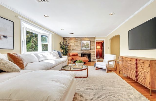 22 Nardell Rd, Newton, MA 02459