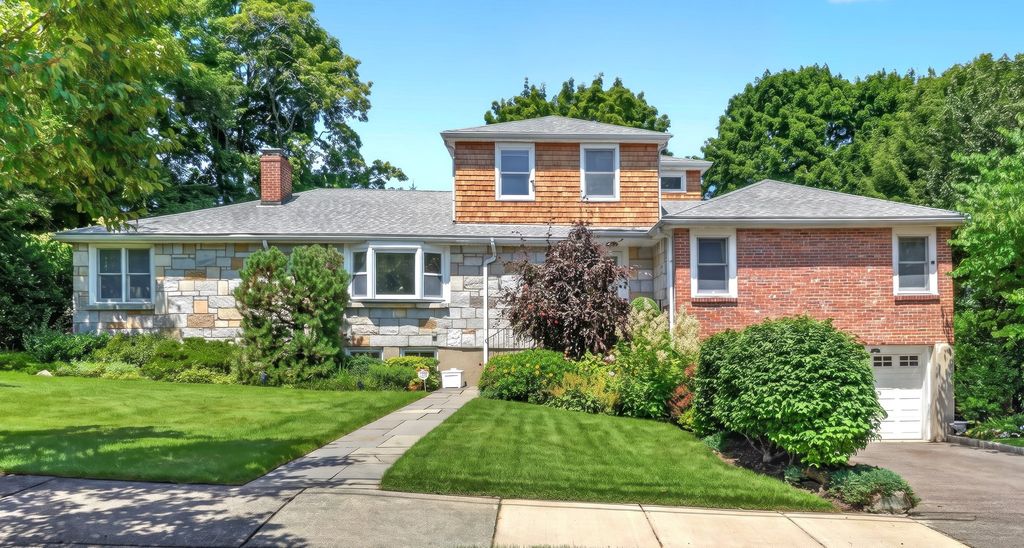 22 Nardell Rd, Newton, MA 02459