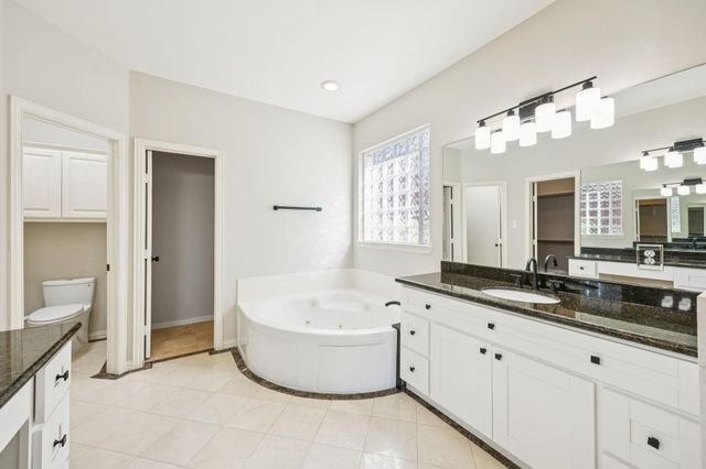 3002 Autumn Cove Court, Friendswood, TX 77546