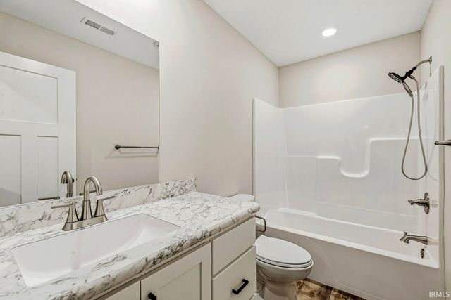 30416 Lantern Lane, Elkhart, IN 46514