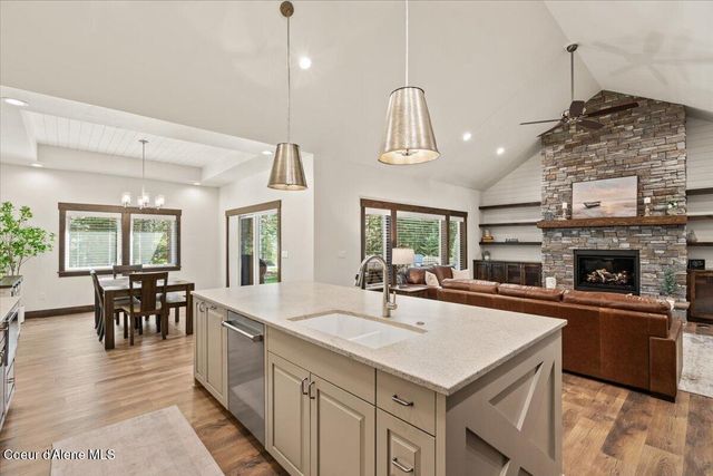 3462 E WINRAY DR, Hayden, ID 83835