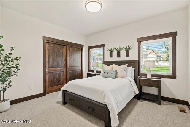 3462 E WINRAY DR, Hayden, ID 83835