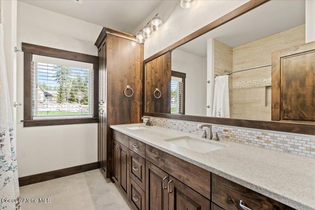3462 E WINRAY DR, Hayden, ID 83835