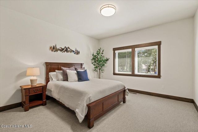 3462 E WINRAY DR, Hayden, ID 83835