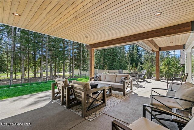 3462 E WINRAY DR, Hayden, ID 83835