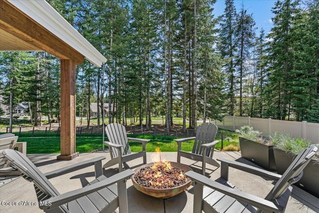 3462 E WINRAY DR, Hayden, ID 83835