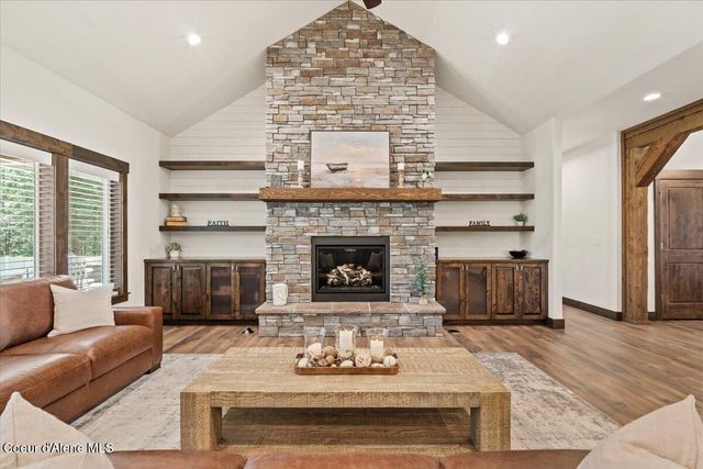 3462 E WINRAY DR, Hayden, ID 83835