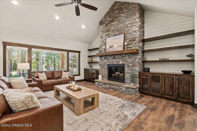 3462 E WINRAY DR, Hayden, ID 83835