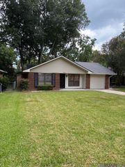 8626 Barnett Dr, Baton Rouge, LA 70809
