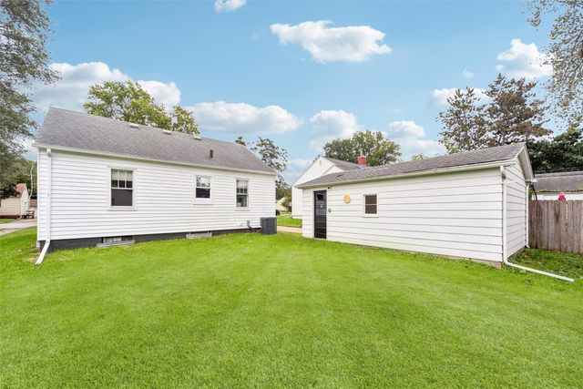 4036 Oxford Street, Des Moines, IA 50313