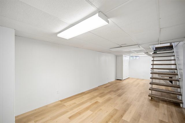 4036 Oxford Street, Des Moines, IA 50313